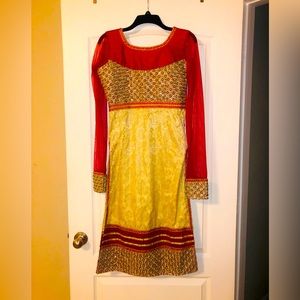 Women party wear indian/pakistani kurta.